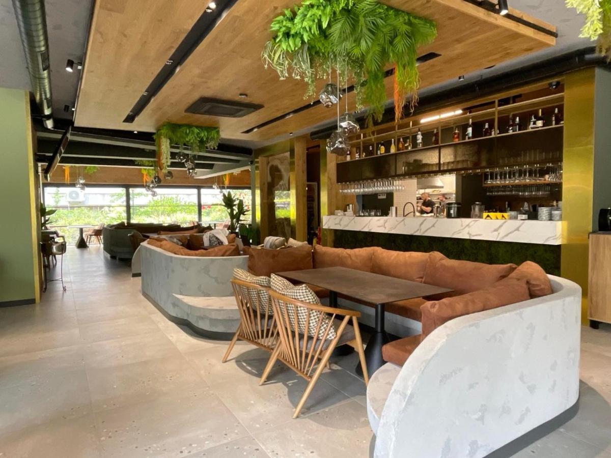 Mm Boutique Hotel Burgas Stad Buitenkant foto