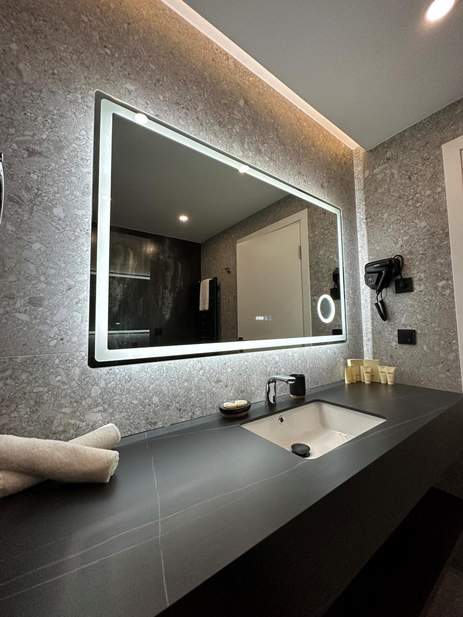 Mm Boutique Hotel Burgas Stad Buitenkant foto
