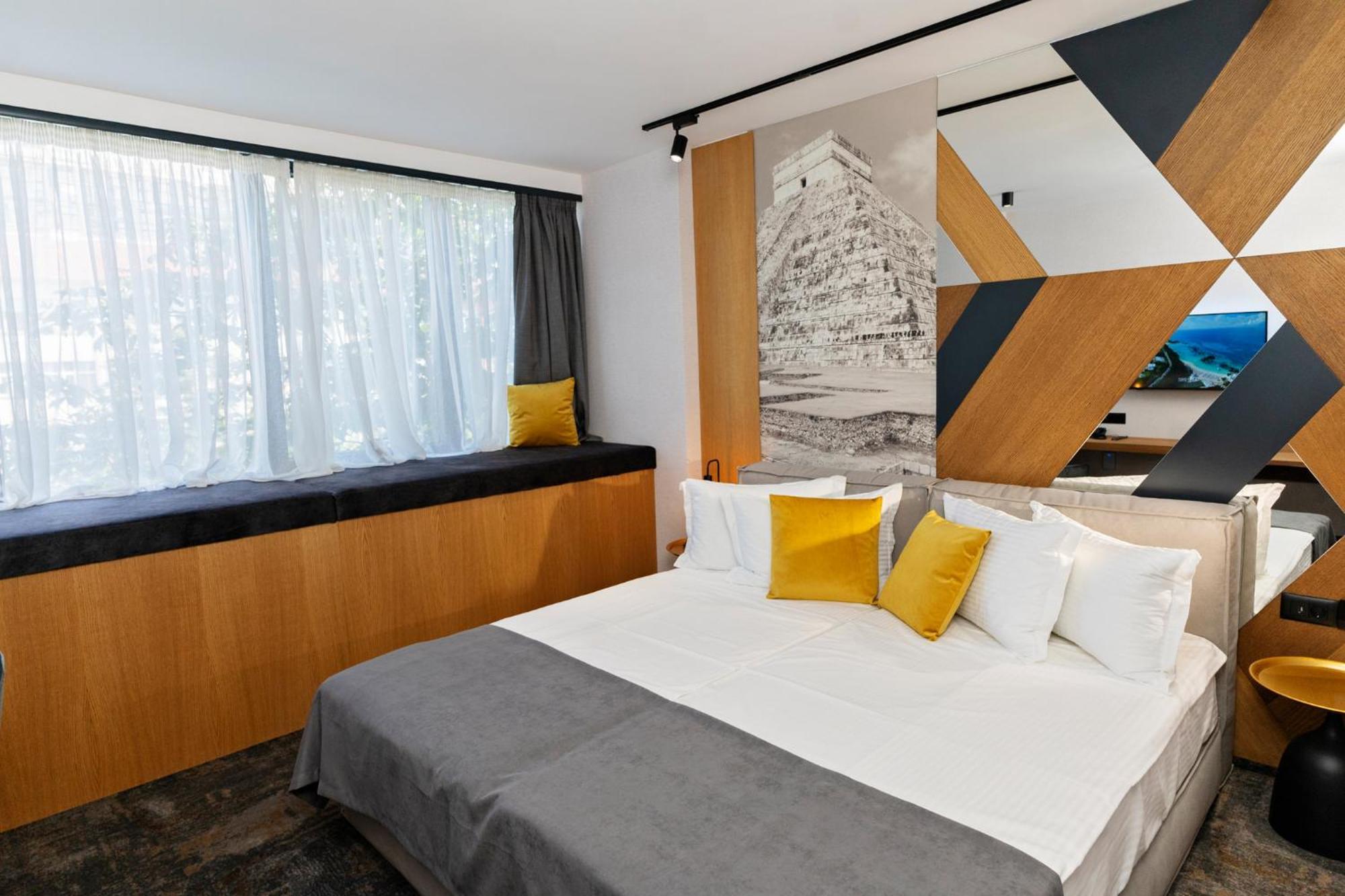 Mm Boutique Hotel Burgas Stad Buitenkant foto