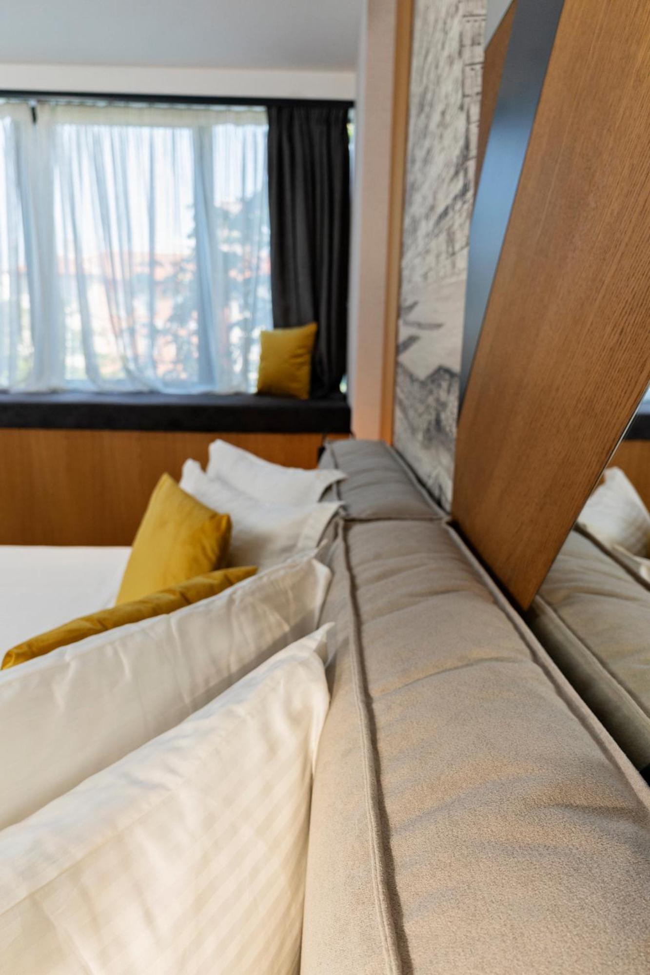 Mm Boutique Hotel Burgas Stad Buitenkant foto